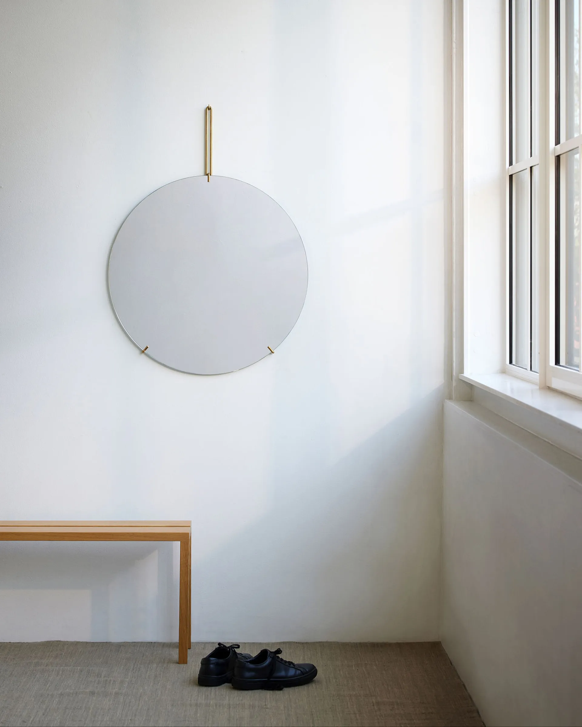 Moebe väggspegel Ø70 cm, Stainless steel MOEBE