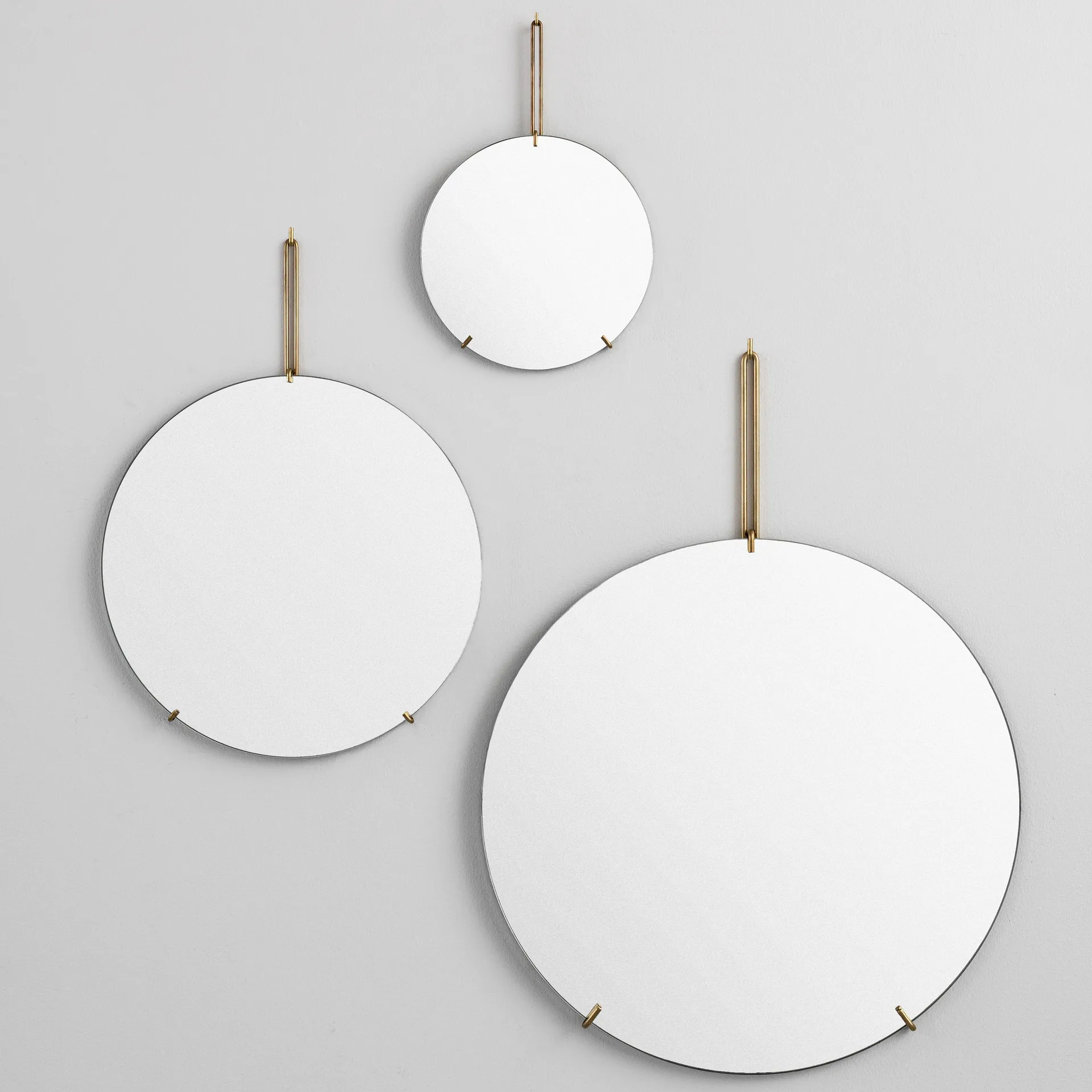 Moebe Wall mirror Ø 30 cm, Mässing MOEBE