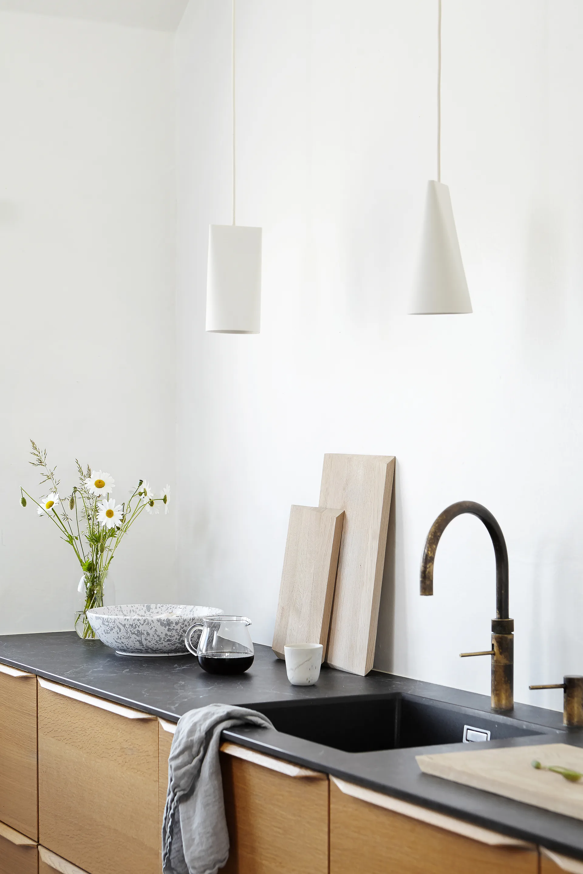 Taklampa keramik 11,2x22 cm, White MOEBE