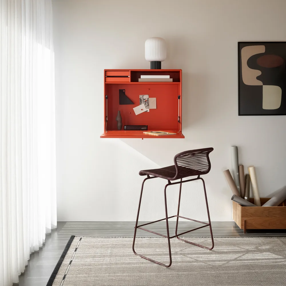 STUDIO skrivbord vägghängt, hazelnut 146 Montana