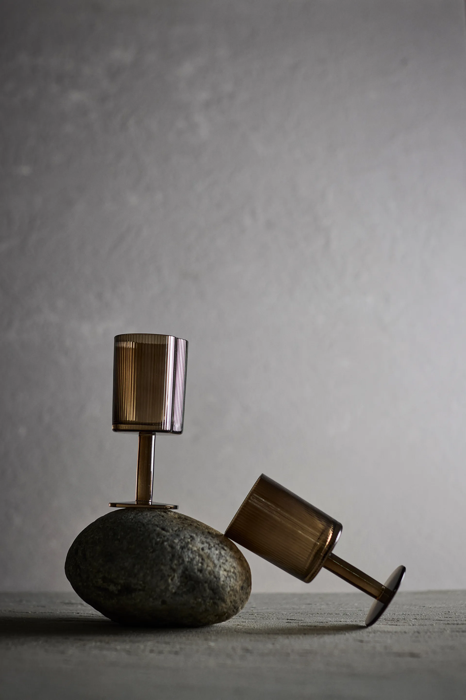 Ripe rödvinsglas 29,5 cl, Smoked brown MUUBS