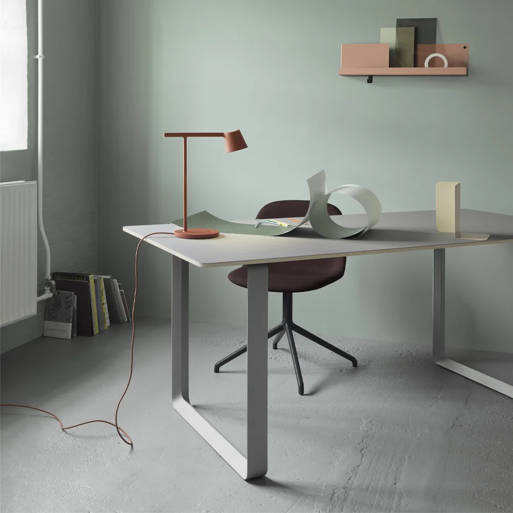 70/70 matbord 170x85 cm, Solid smoked oak-Black Muuto