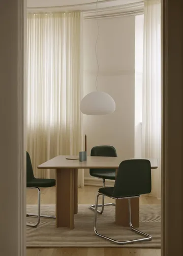 Brink Chair Cantilever Base stol - Ek-krom - Muuto