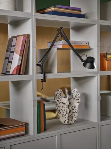 Dedicate L2 bordslampa med klämma - Brown Green - Muuto