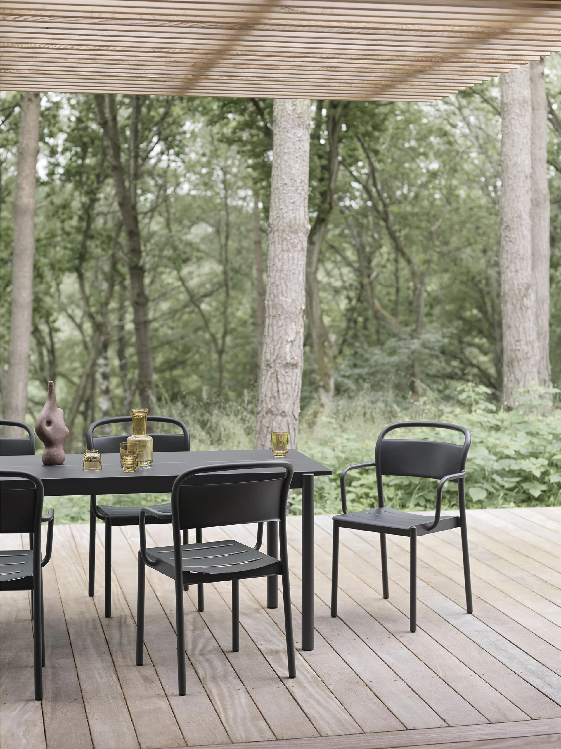 Linear steel armchair karmstol, Black Muuto
