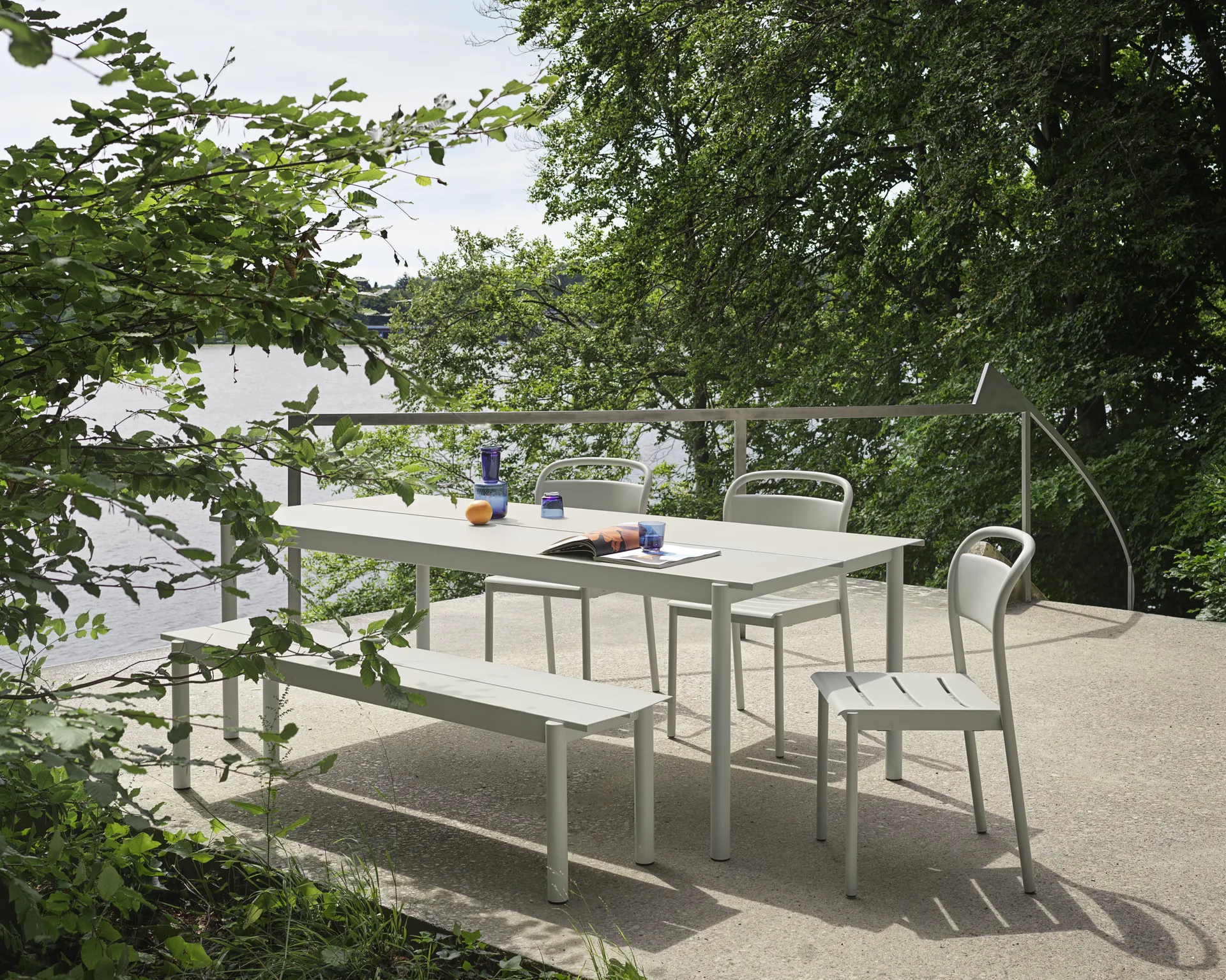 Linear steel bench bänk 170x34 cm, Grey (RAL 7044) Muuto