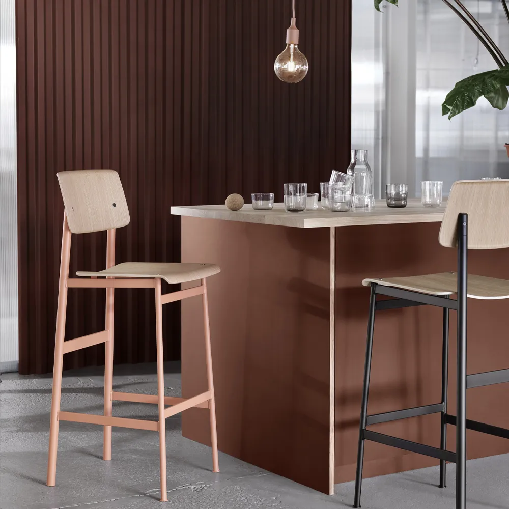 Loft barstol, oak, hög, svart stålstativ Muuto