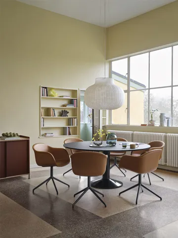 Midst pelarbord - Black linoleum-black, Ø160 cm - Muuto