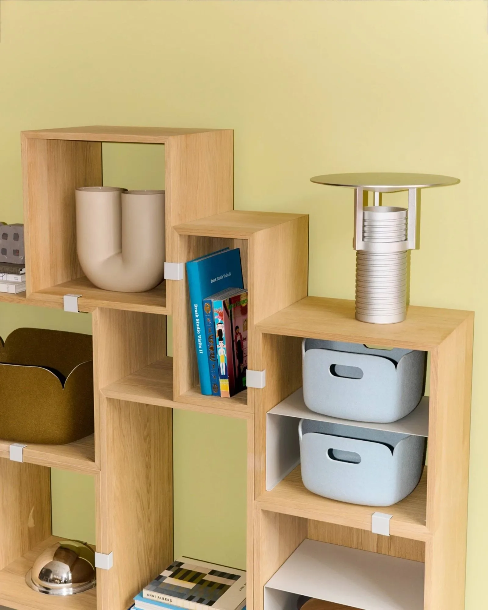Stacked förvaringssystem small med ryggskiva, Oak Muuto