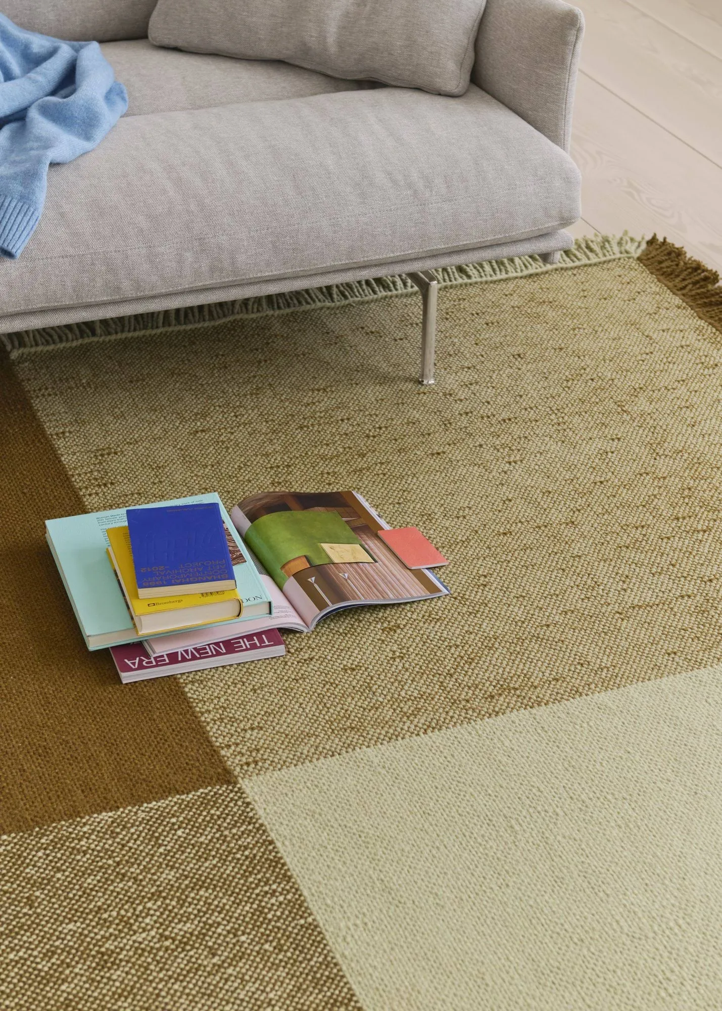 Verso ullmatta, Pale green-warm brown, 258x258 cm Muuto