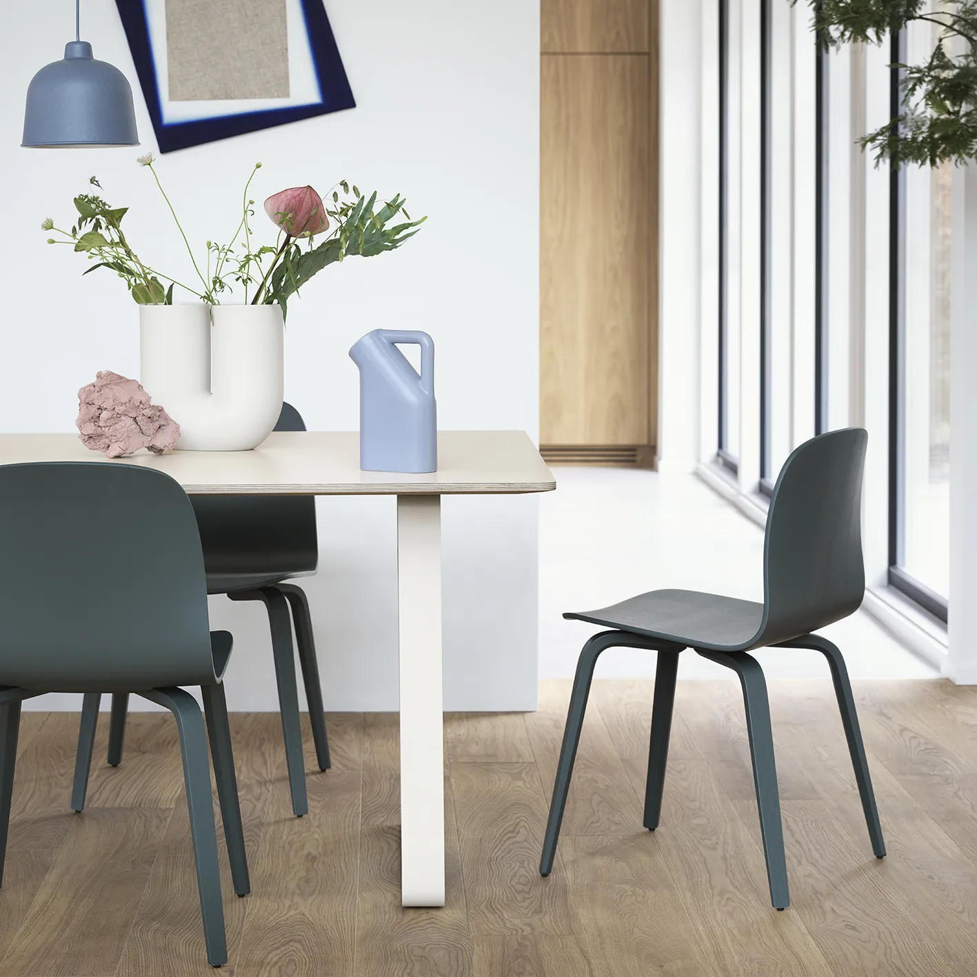 Visu stol träbas, Dark green Muuto