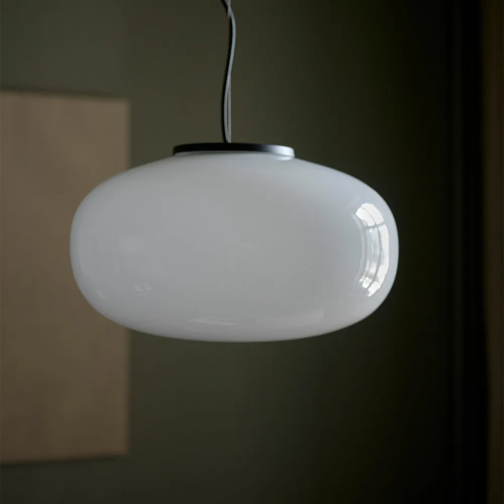 Karl-Johan Large pendel Ø40 cm, Opalvit New Works