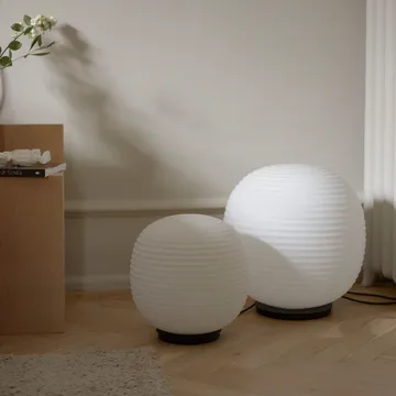 Lantern Globe golvlampa large - Frosted white opal glass - New Works