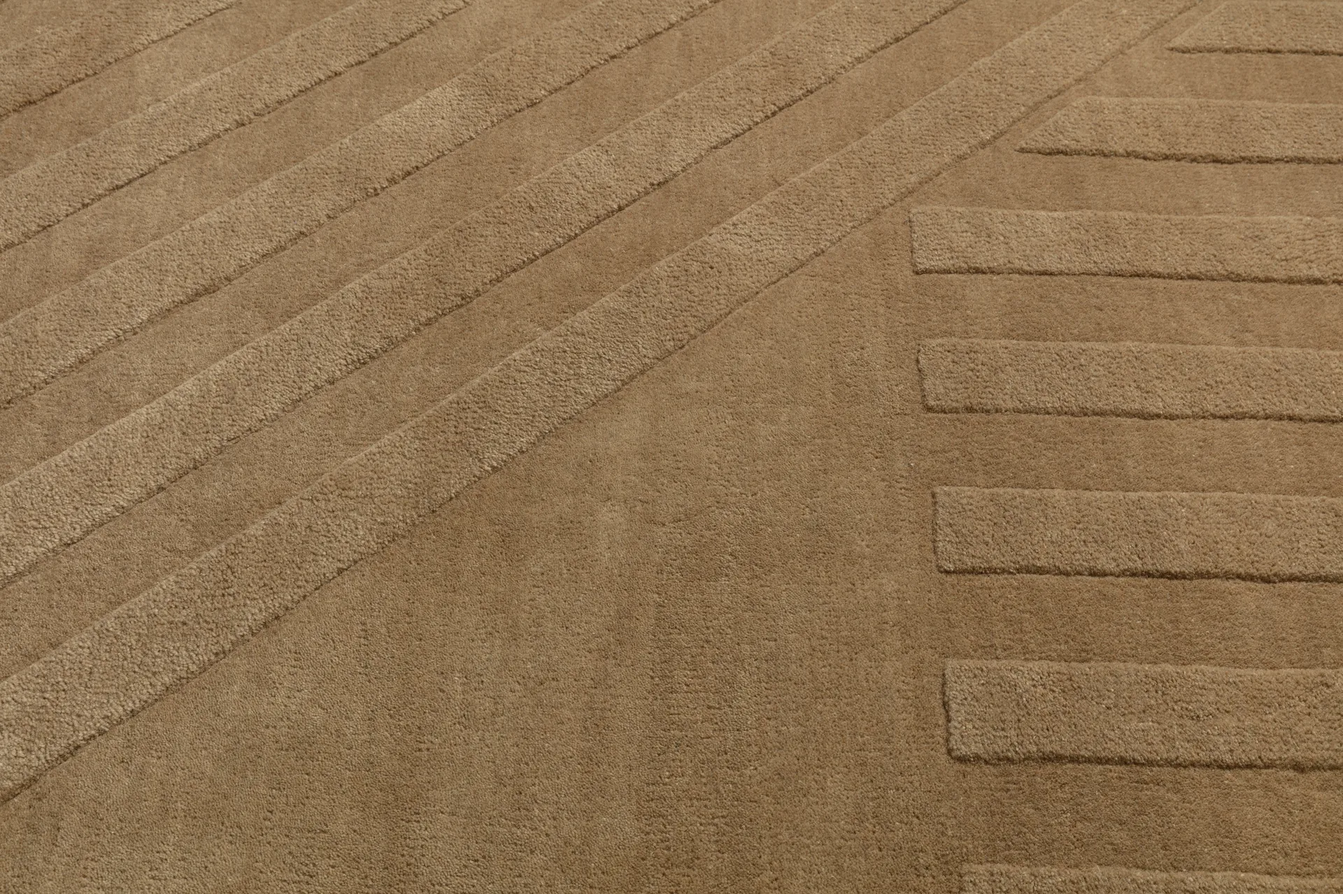 Levels Stripes ullmatta, Beige, 200x300 cm NJRD