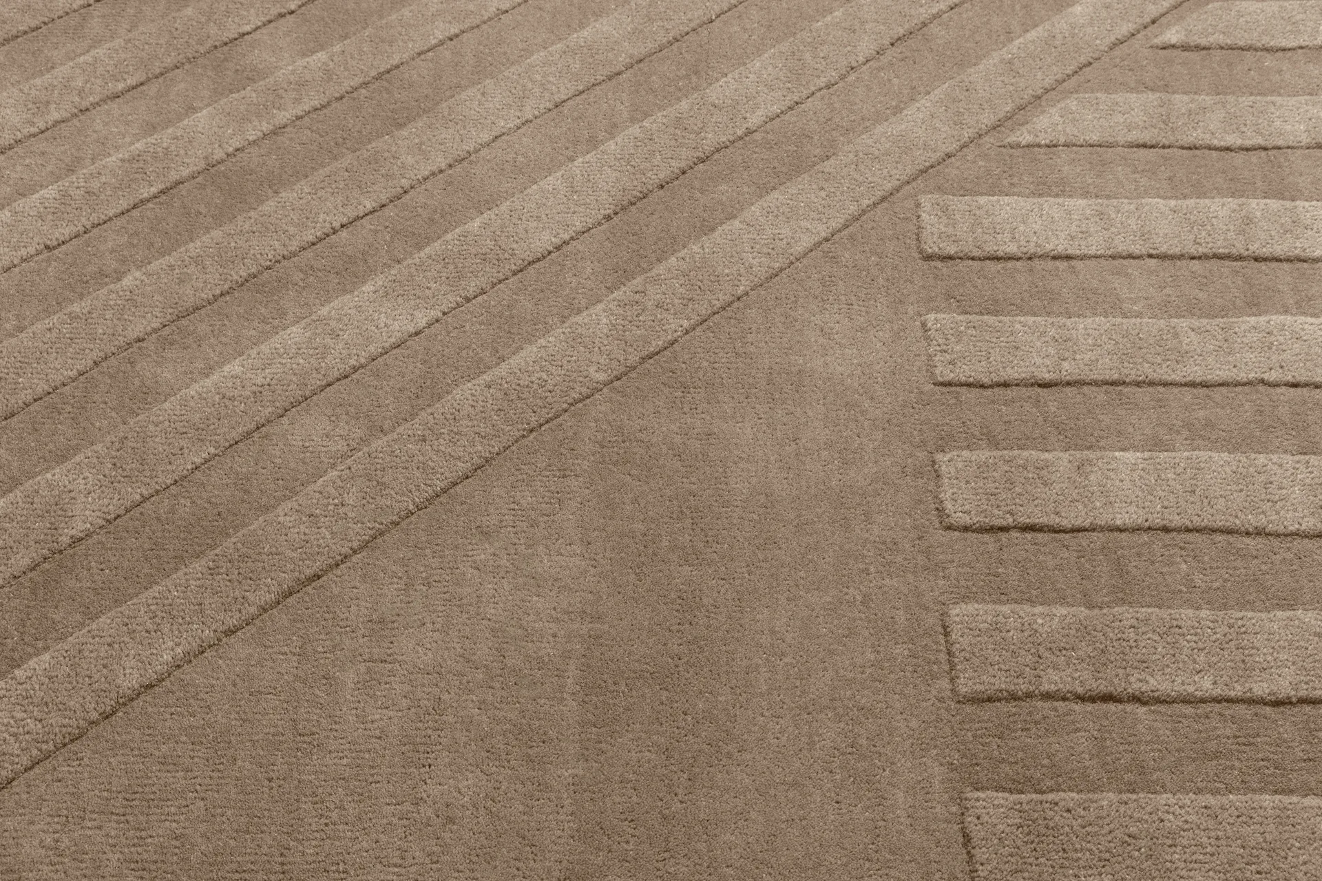 Levels Stripes ullmatta, Mullvad, 170x240 cm NJRD