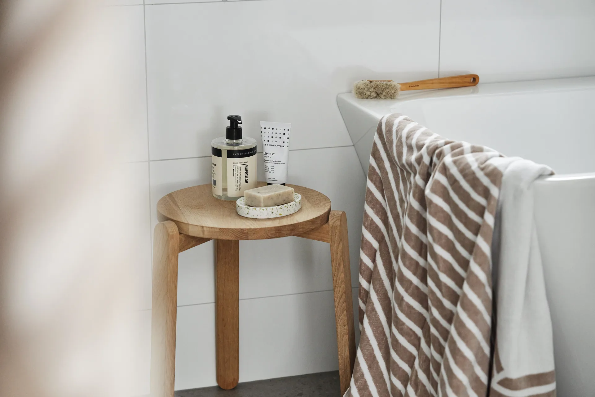 Stripes badhandduk 100x150 cm, Beige NJRD