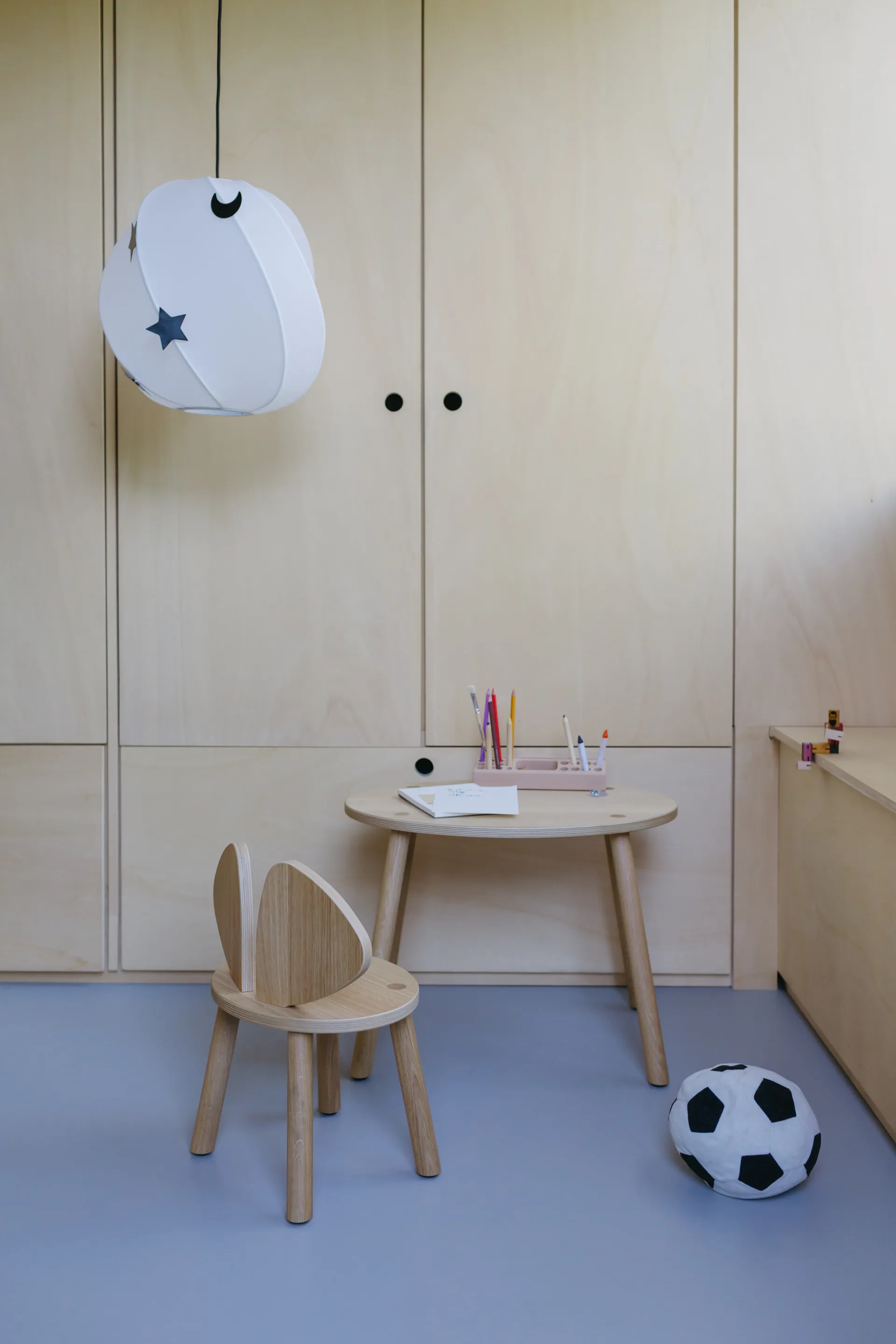 Mouse Chair barnstol, Ek Nofred