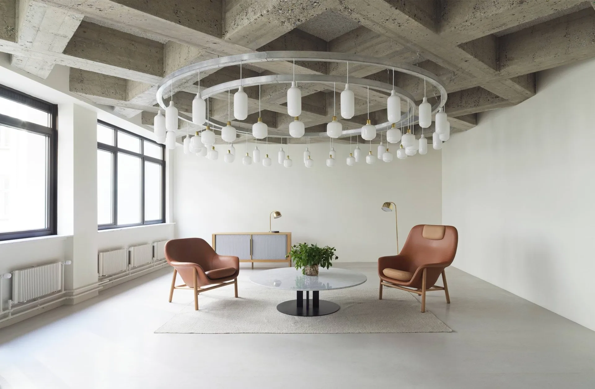 Amp lampa stor, Vit Normann Copenhagen