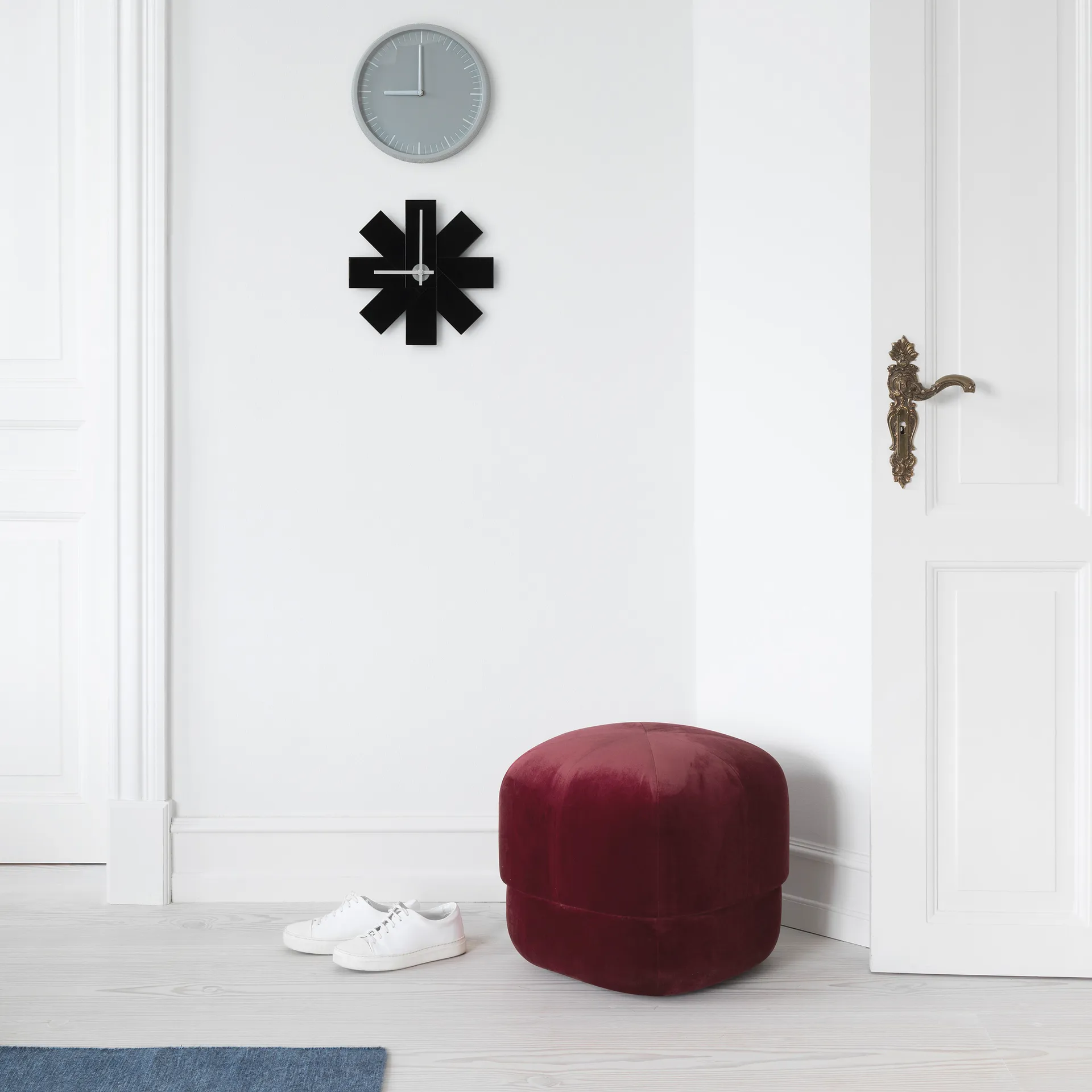 Circus sittpuff, mörkröd Normann Copenhagen
