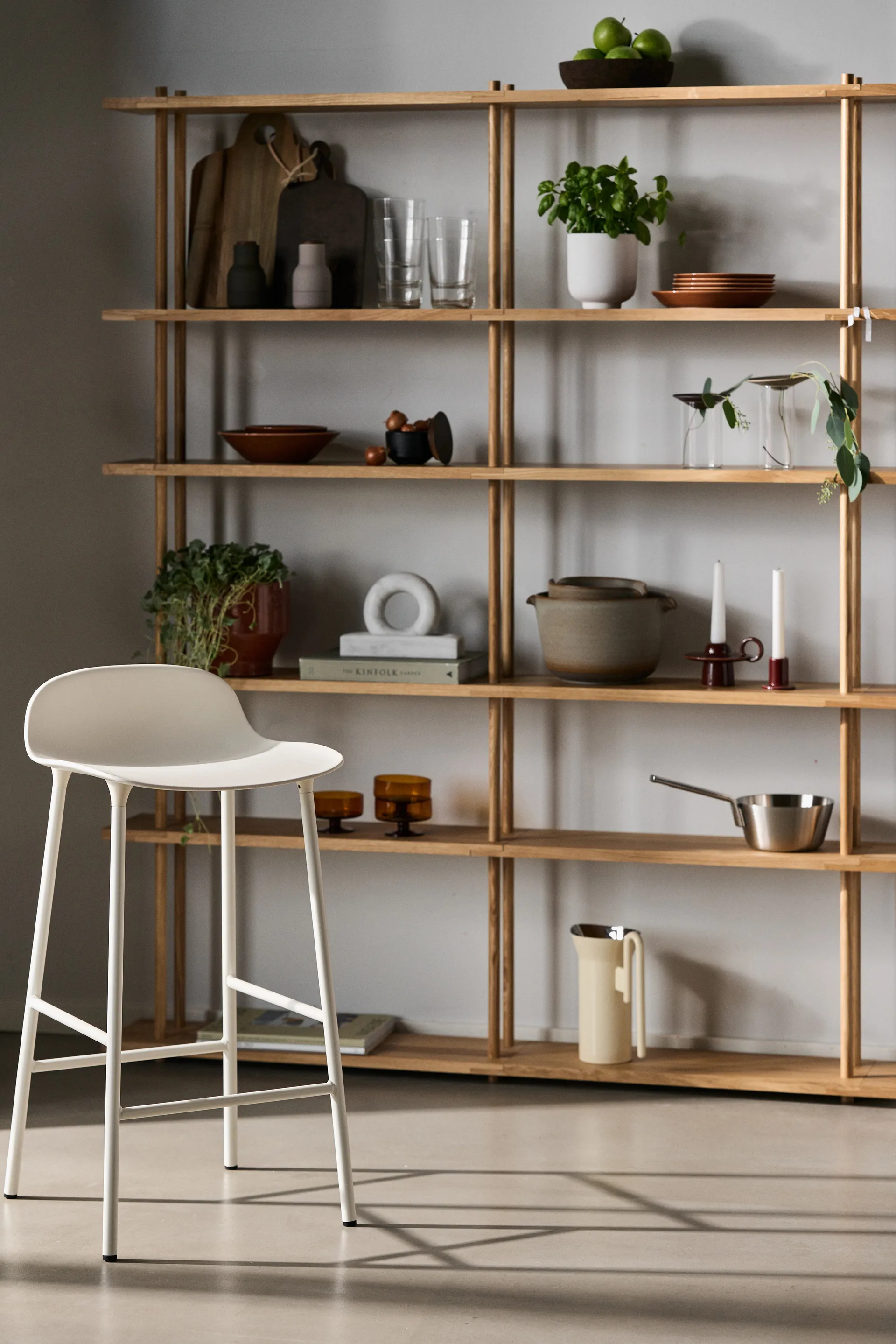 Form Chair barstol metallben, vit Normann Copenhagen