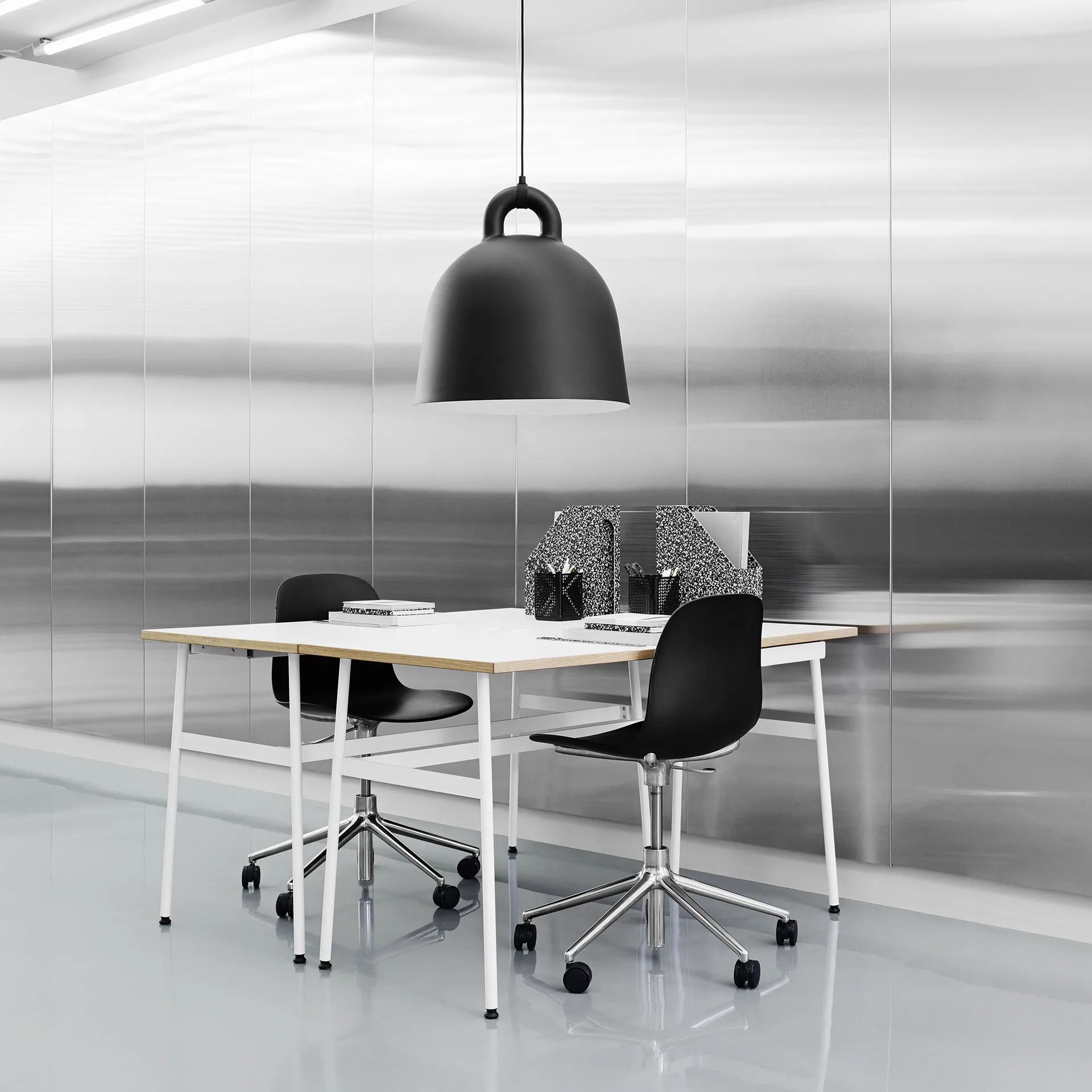 Form chair swivel 5W kontorsstol, svart, aluminium, hjul Normann Copenhagen