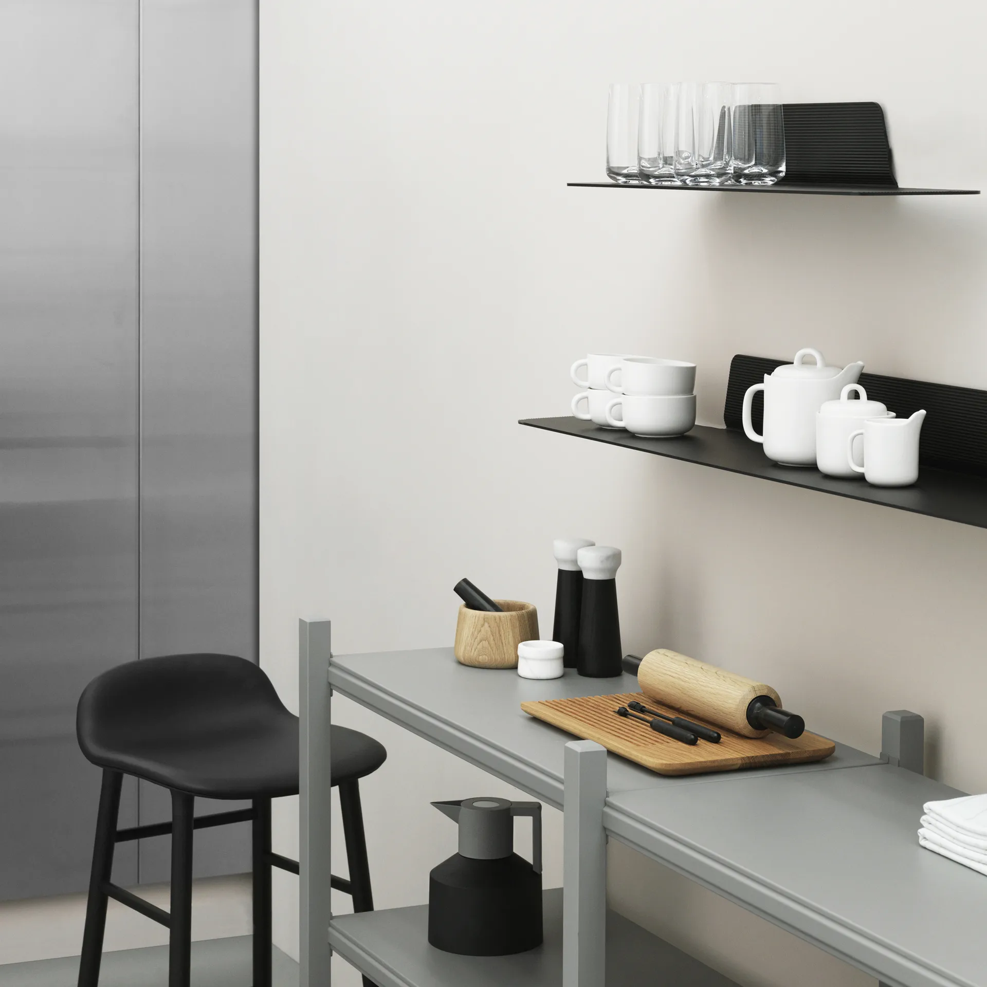 Jet hylla, svart, aluminium, 160 cm Normann Copenhagen
