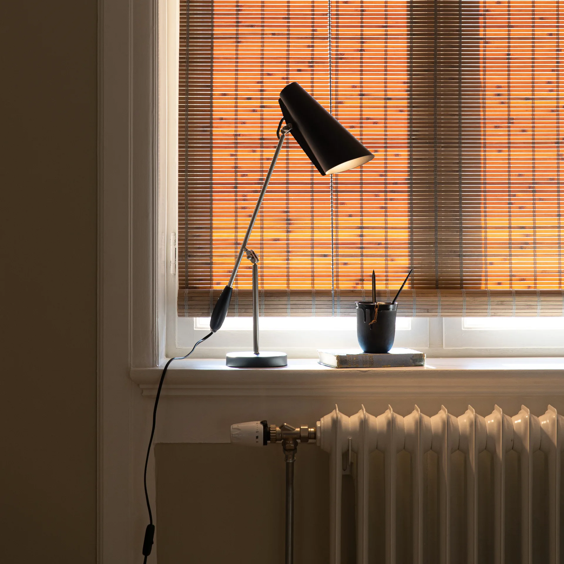Birdy bordslampa, Black-steel Northern