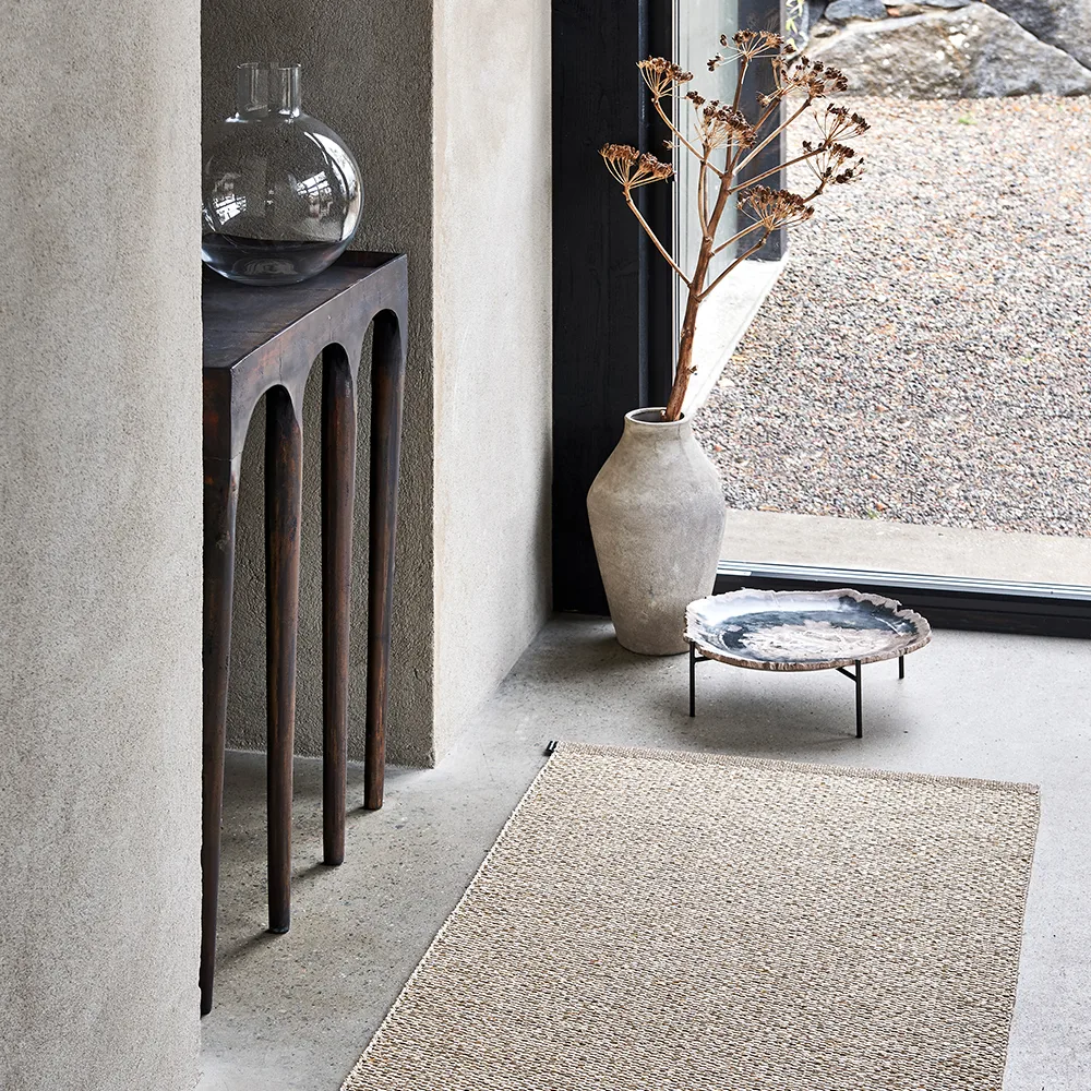 Effi gångmatta, black/warm grey/vanilla, 60x125 cm Pappelina