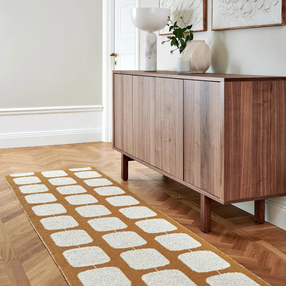 Sten gångmatta, ochre, 70x200 cm Pappelina