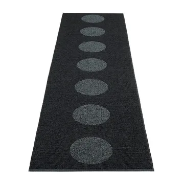 Vera 2.0 plastmatta black-black metallic - 70x360 cm - Pappelina