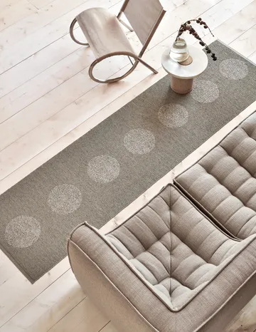 Vera 2.0 plastmatta dark linen-linen metallic - 70x280 cm - Pappelina