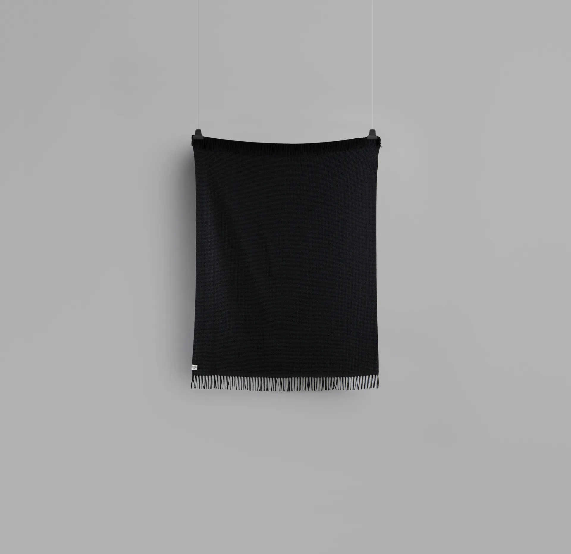 Vega pläd 150x210 cm, Black Røros Tweed