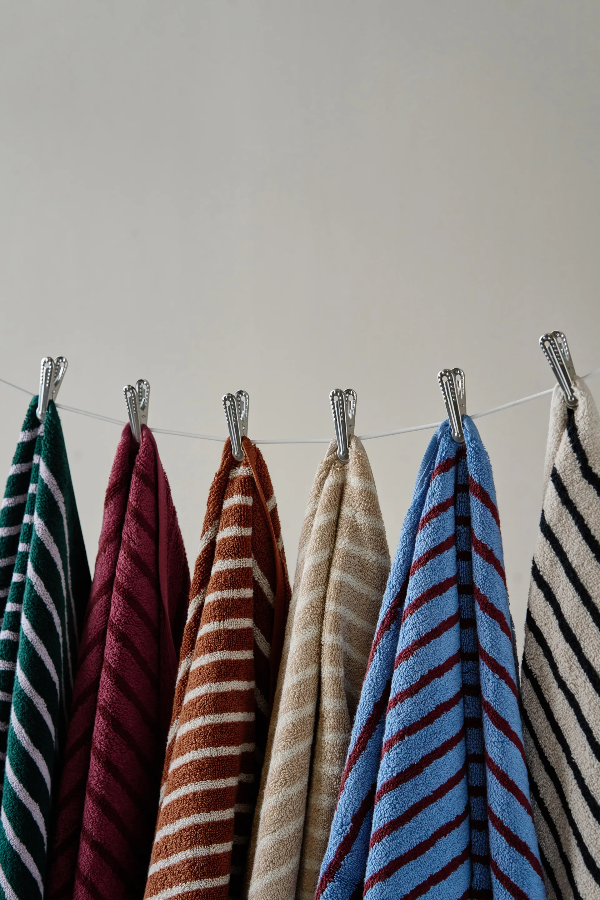 Drift badhandduk 100x150 cm, Vit-svart Scandi Living