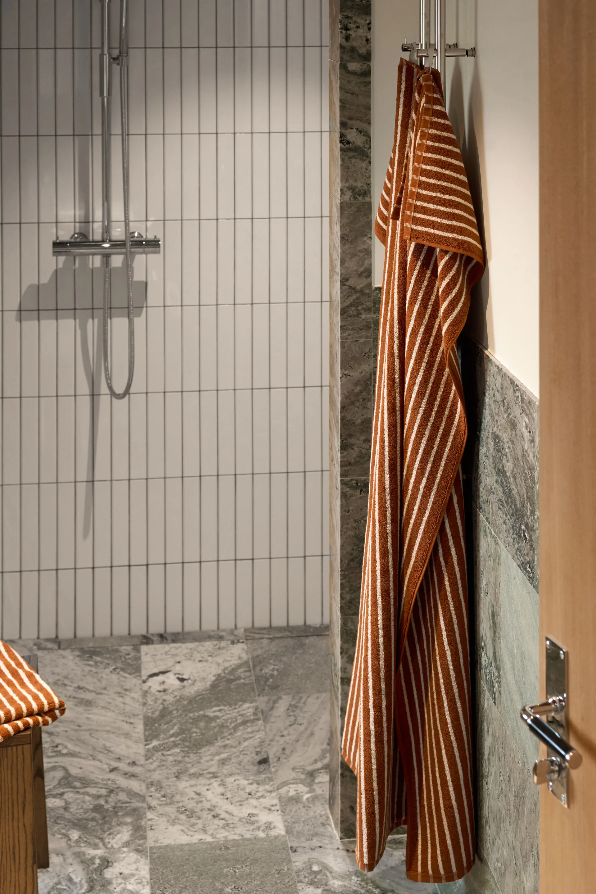 Drift badhandduk 70x140 cm, Brun-vit Scandi Living