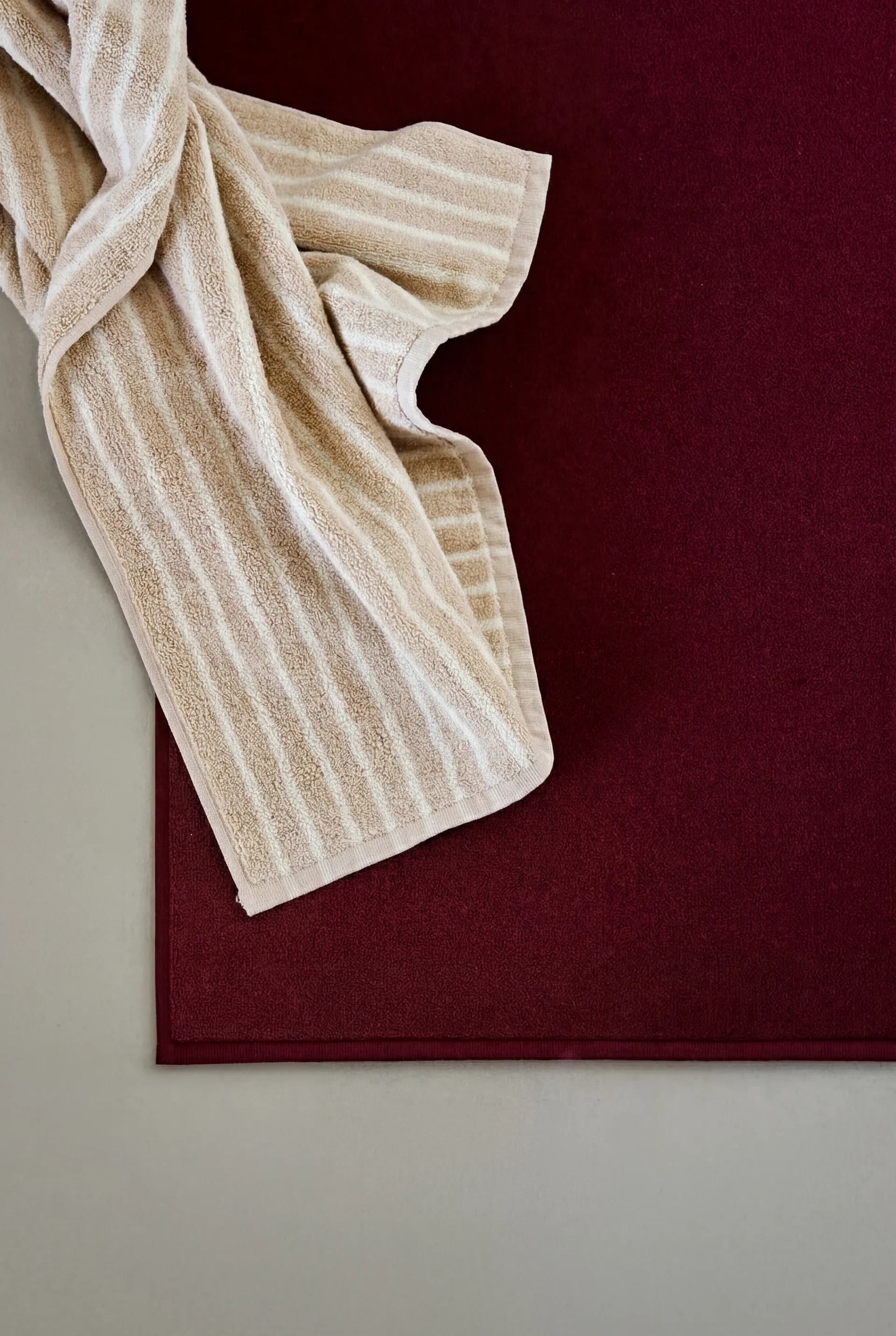 Drift badrumsmatta 50x70 cm, Röd Scandi Living