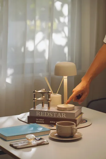 Halo portabel bordslampa 25,5 cm - Beige - Scandi Living