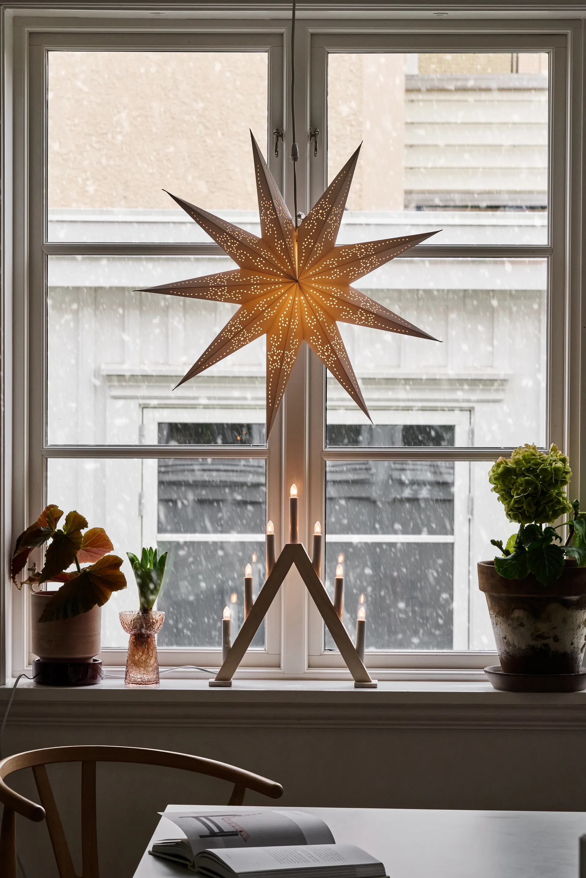 Nord adventsljusstake 40 cm, Vitlaserad Scandi Living