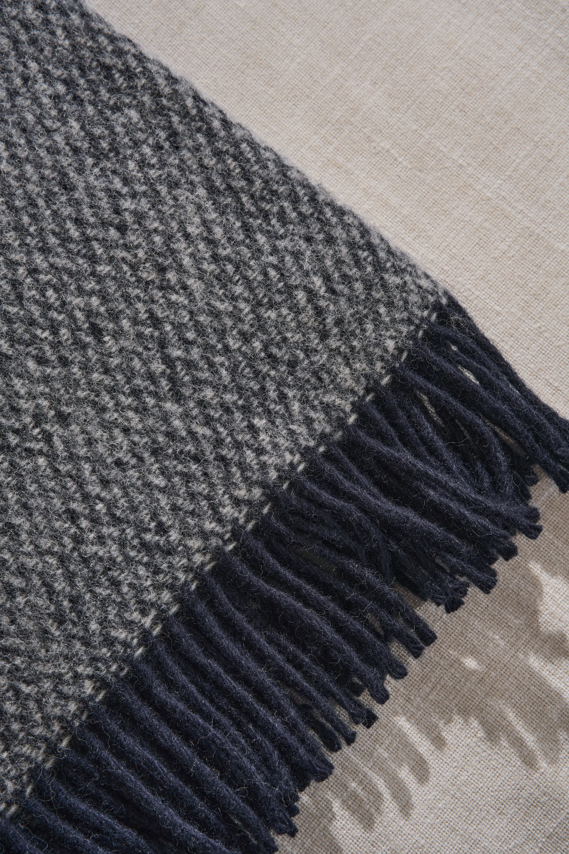 Sandstone ullpläd 130x180 cm, Indigo blå Scandi Living
