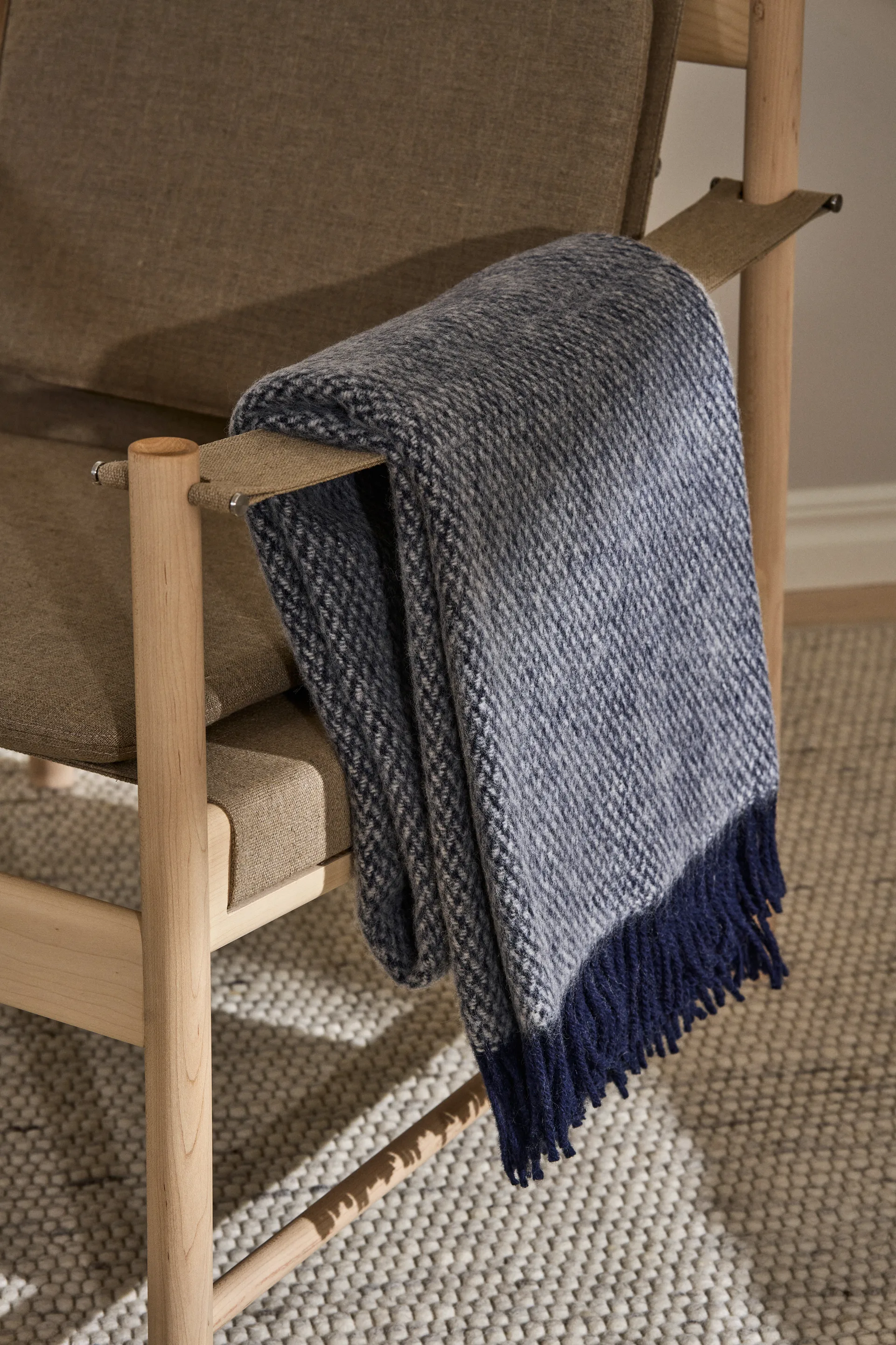 Sandstone ullpläd 130x180 cm, Indigo blå Scandi Living