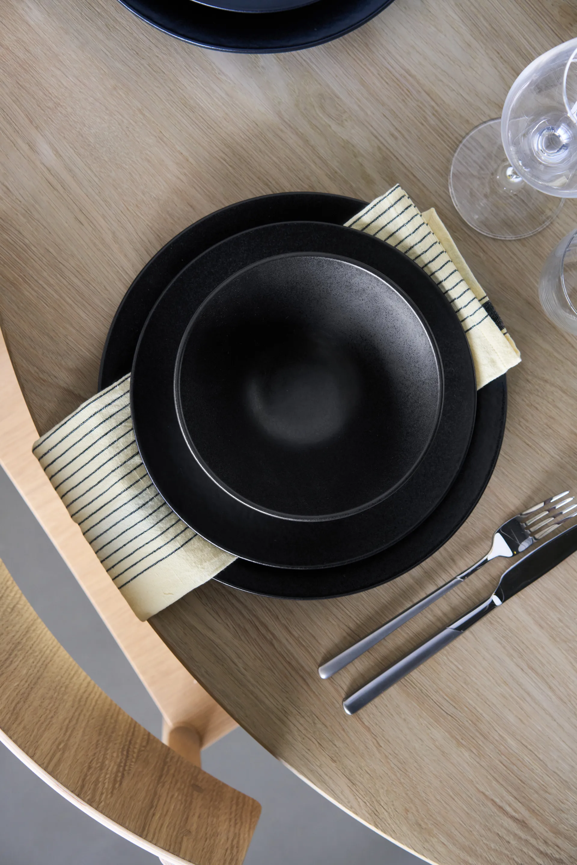 Terra mattallrik, Svart stengods, Ø26,5 cm Scandi Living