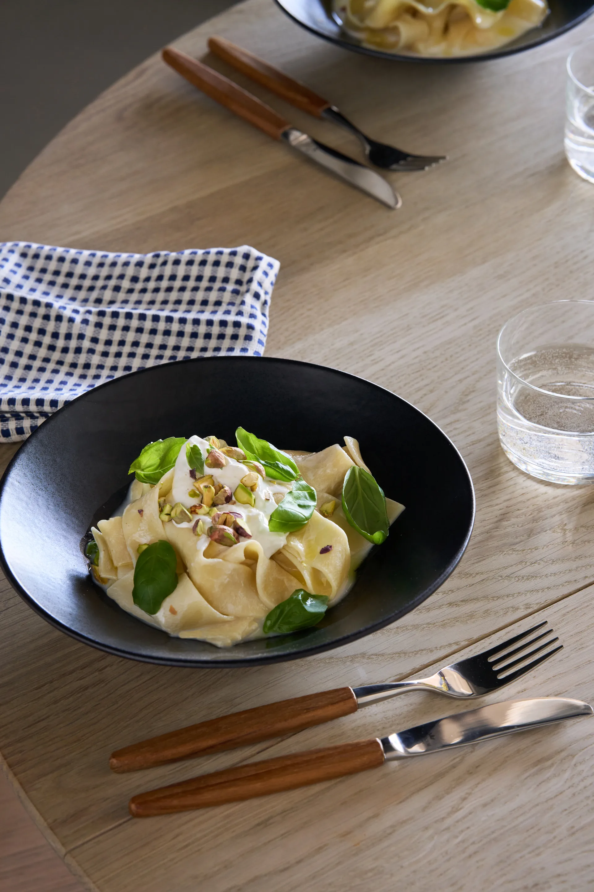 Terra pastatallrik, Svart stengods, Ø22,5 cm Scandi Living