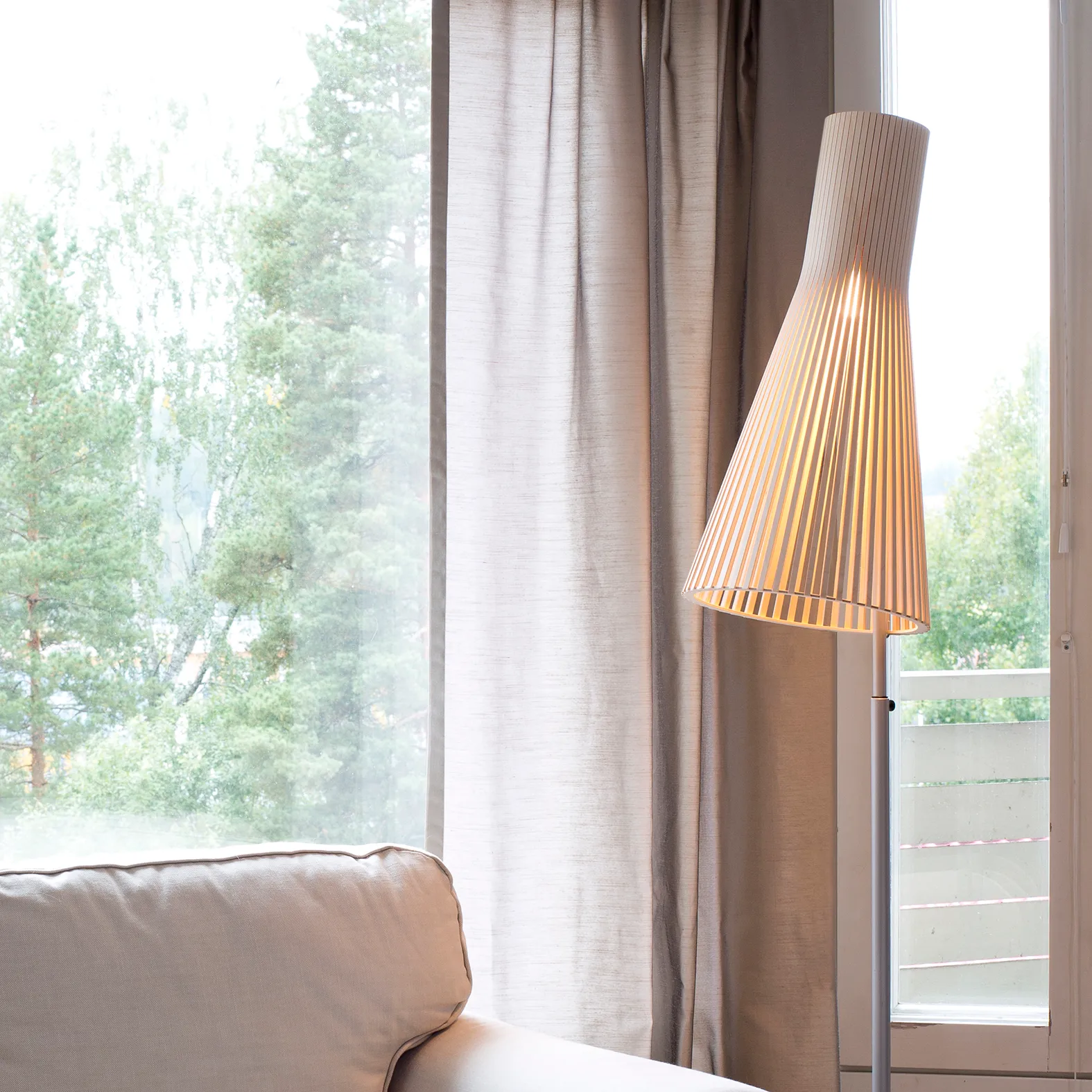 Secto 4210 golvlampa, Natural birch Secto Design