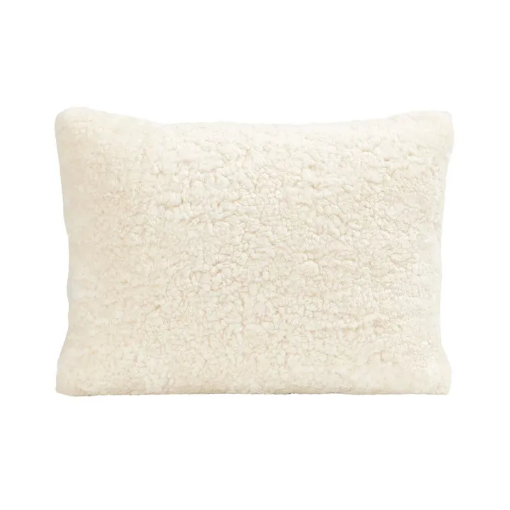 Shepherd Lina fårskinnskudde 40 x 30 cm - creme - Shepherd of Sweden