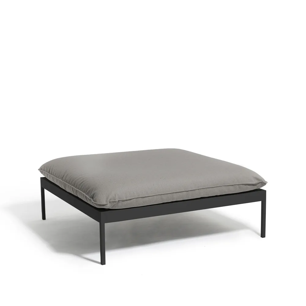 Bönan fotpall, Fiord 551 beige, mörkgrå aluminium ram Skargaarden