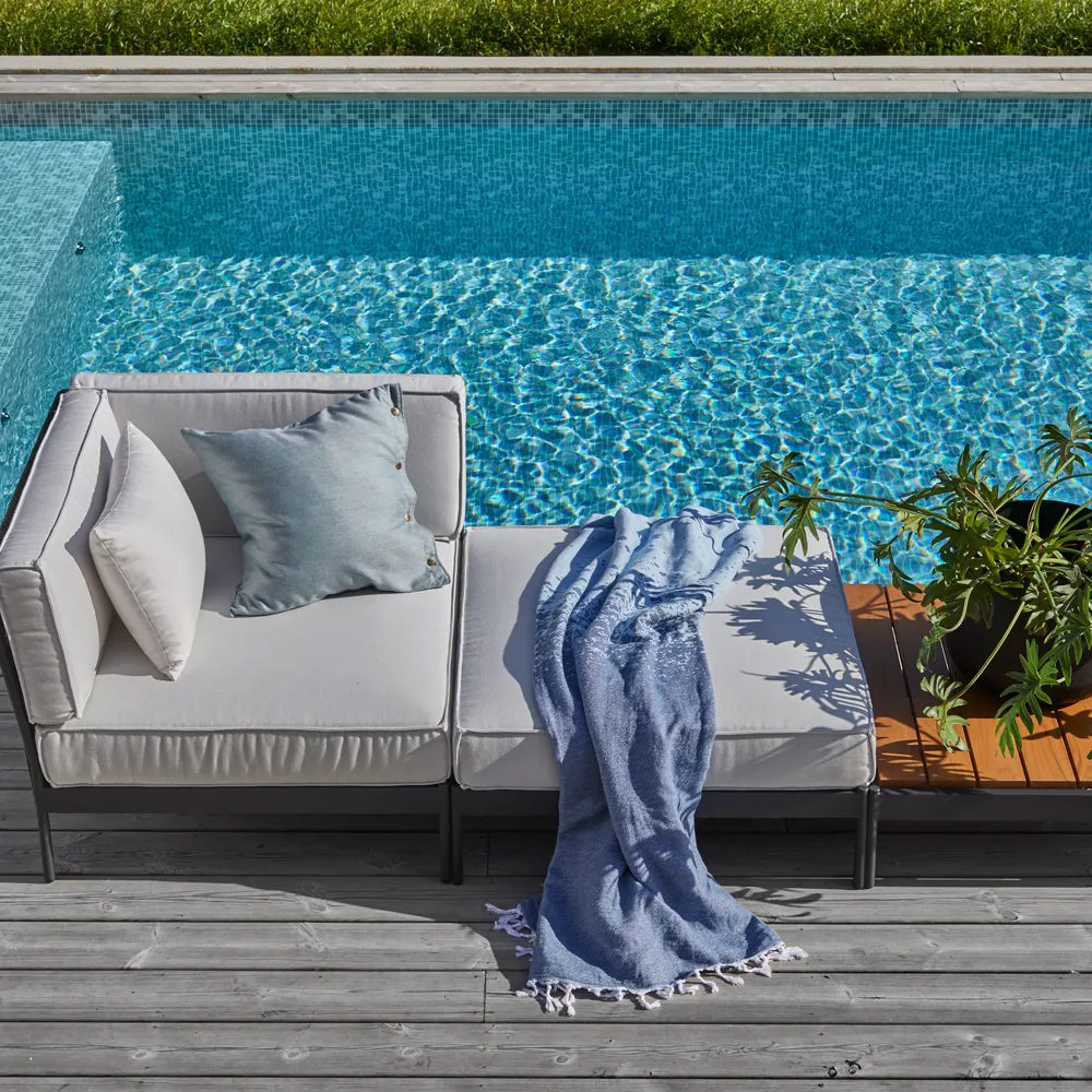 Lidö modulsoffa, Sunbrella Deave silver grey, mittdel, mörkgrå aluminiumram Skargaarden