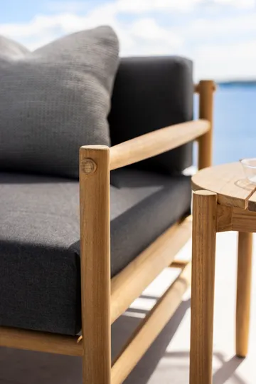 Saltholm loungefåtölj teak-gråbrun dyna - Skargaarden