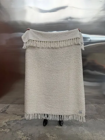 Janzen bouclépläd - Solid off white-natural, 130x170 cm - Tinted