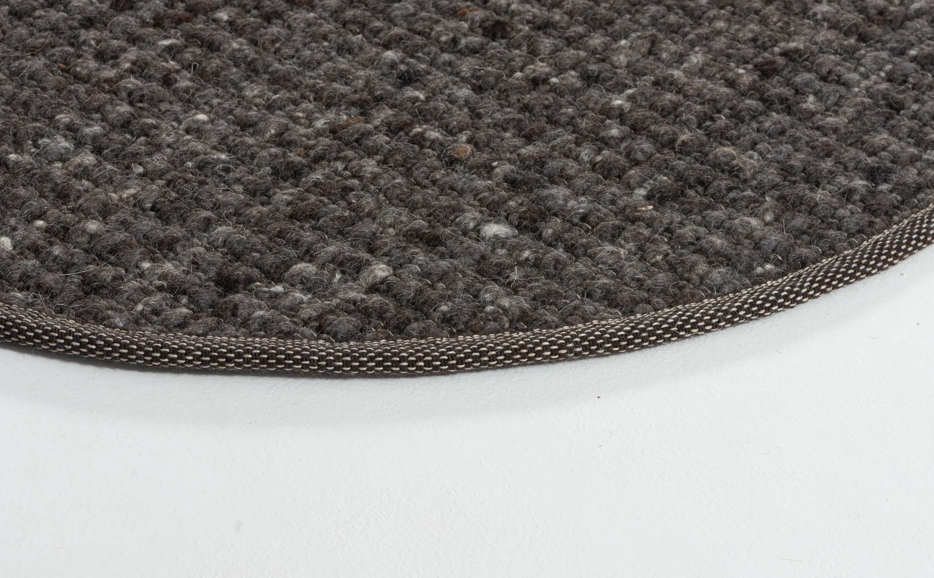 Greenland Swift round matta, Anthracite nr. 83, Ø250 cm Tisca