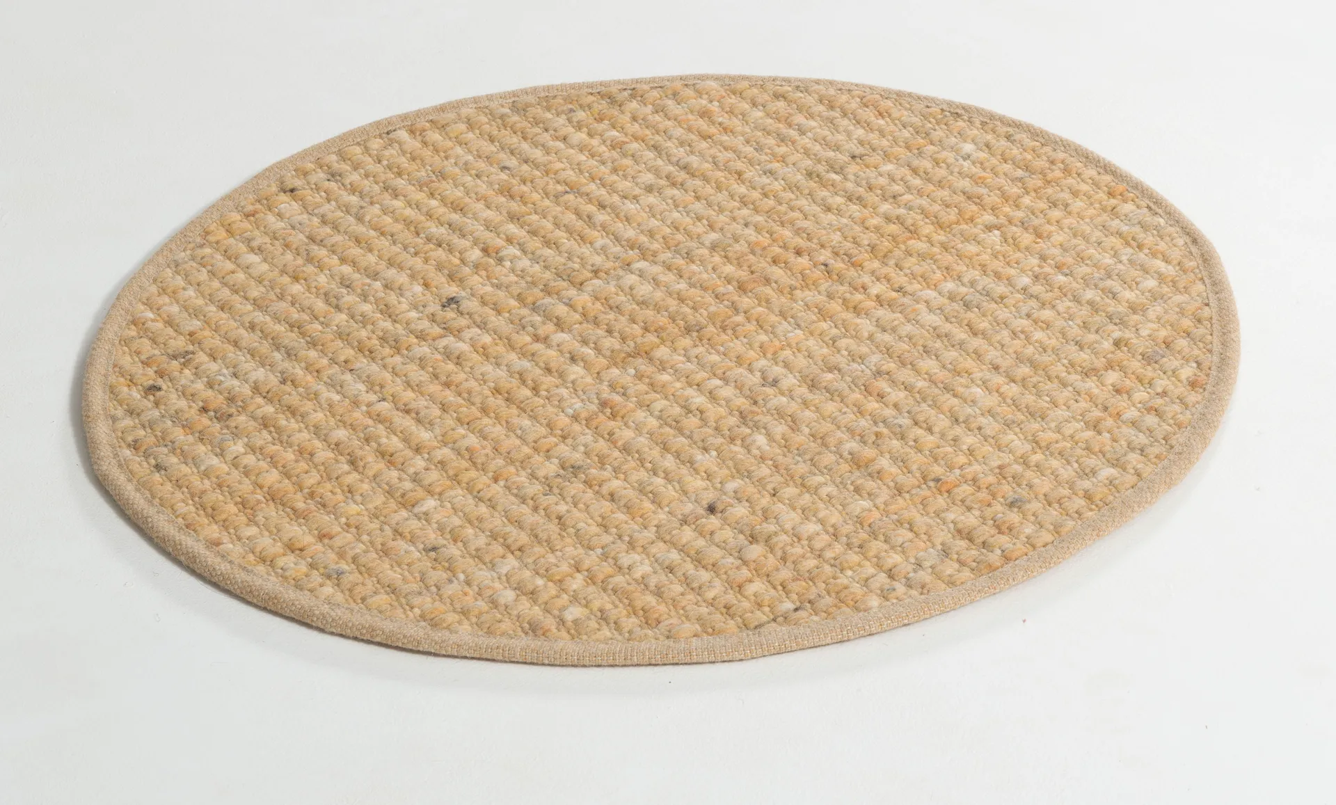 Greenland Swift round matta, Gold nr. 261, Ø250 cm Tisca