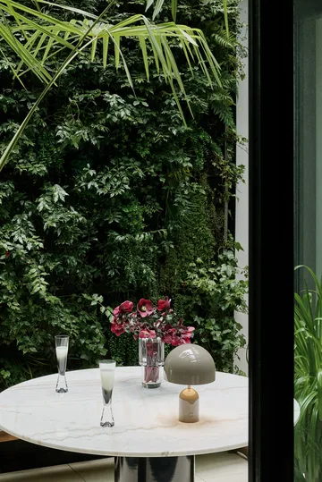 Bell Portabel LED bordslampa 28 cm - Taupe (beige) - Tom Dixon
